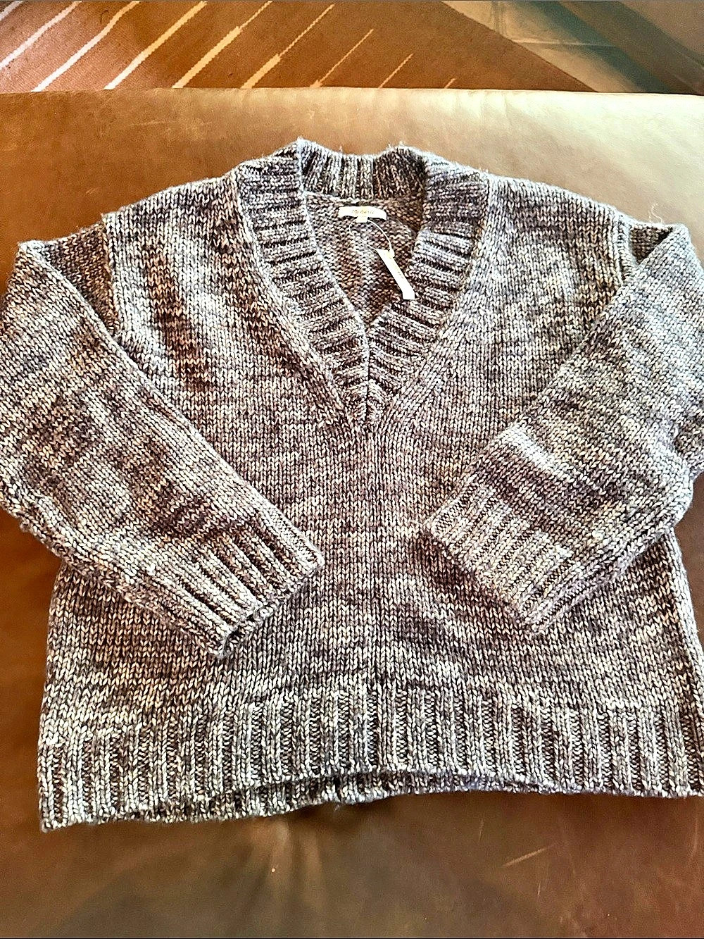 Madewell Wool V-Neck Sweater in Gray & White Size Large NWT